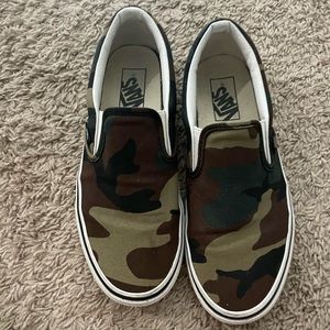 worn twice camo vans